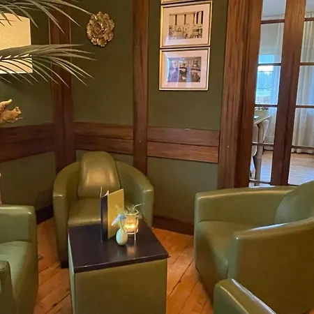 Boutique Restaurant Hollerather Hof فندق هيلينثال
